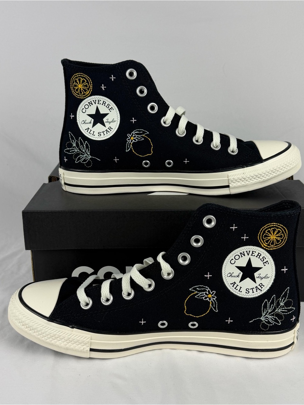 Converse CTAS Black/Red/Gold Women's High Top Sneakers Size 7 A16680F